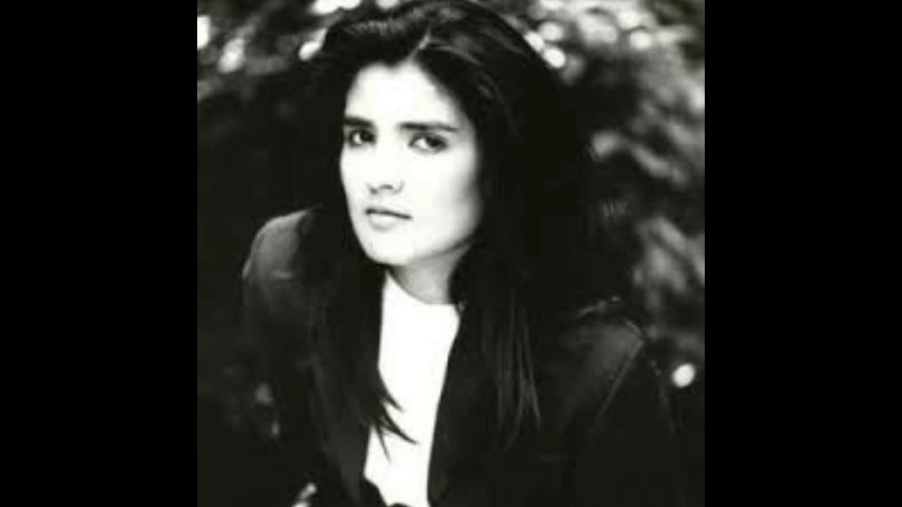 Tanita Tikaram - Cathedral Song (Lyrics) Tanita Tikaram - Cathedral Song (Lyrics)