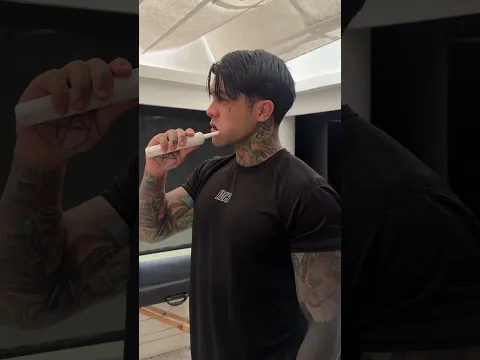 Voleando lengua a extraños. 🥲
