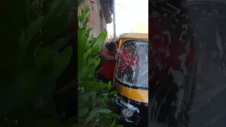 يله نغسل التوكتوك ونشتغل بيه شويه يارب قويني  يله نغسل التوكتوك ونشتغل بيه شويه يارب قويني