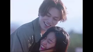 م ن كثر الح ب اللي بقلبي مابعرف كيف بيتحمل 