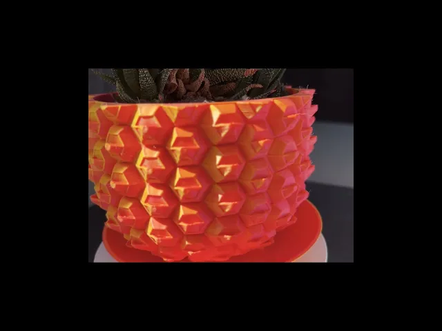 Pineapple Pot With saucer and drain video thumbnail