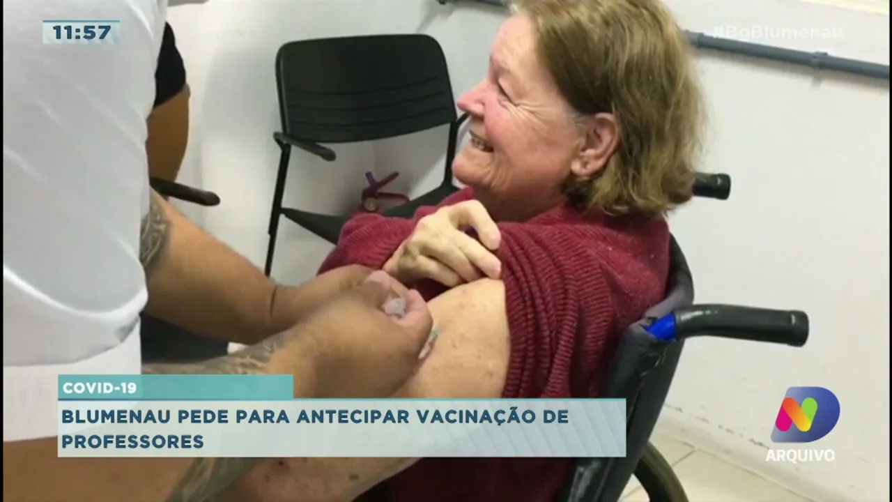 Prefeitura de Blumenau quer antecipar vacinação da Covid-19 em professores