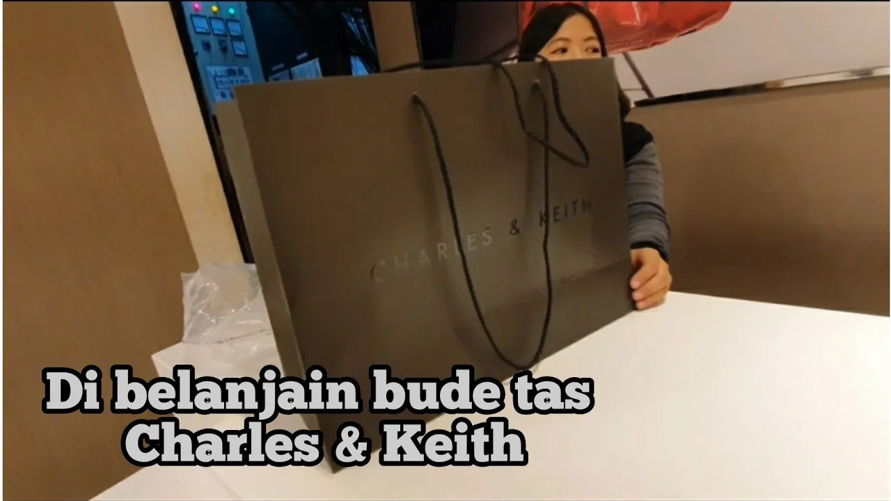 GUNTING TAS CHARLES & KEITH REVIEW TAS ORI VS KW LANGSUNG DI COUNTER RESMI CK