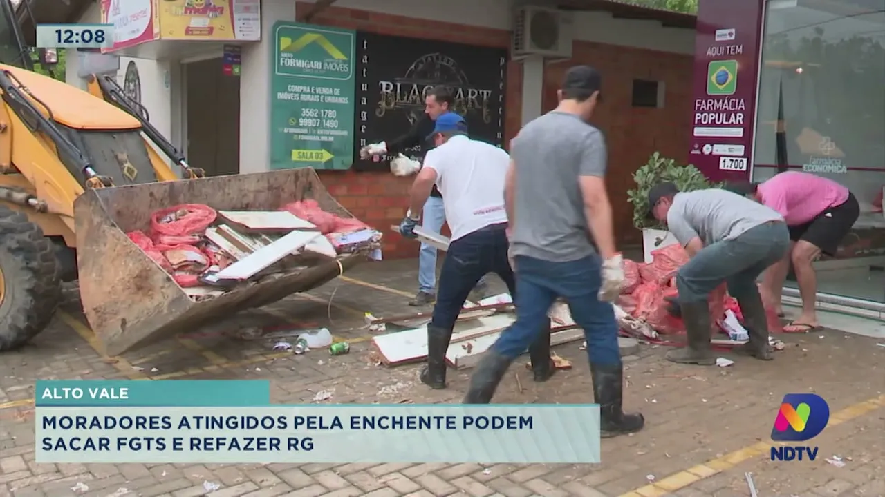 Moradores do Alto Vale atingidos pela enchente podem sacar FGTS e refazer RG