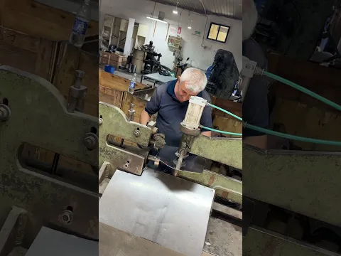 Usta elinden kenar kesme işlemi