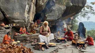 Chamtkar 80 वर्षों से गुफा से बाहर नहीं निकले सिद्ध साधू बड़ी मुश्किल से होते हैं दर्शन 