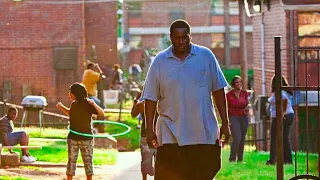شاب يتيم الكل بيهينو لحد م عيله غنيه حولته من متشرد ف الشوارع لافضل لاعب ف البلد ملخصThe Blind Side 