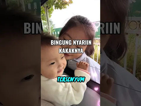 Adik kecil menjemput Kakak pulang sekolah. #shortsfeed #shortsfeed