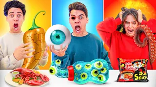 تحدي اكل يوم كامل بنفس لون ملابسنا بكت من العقاب 