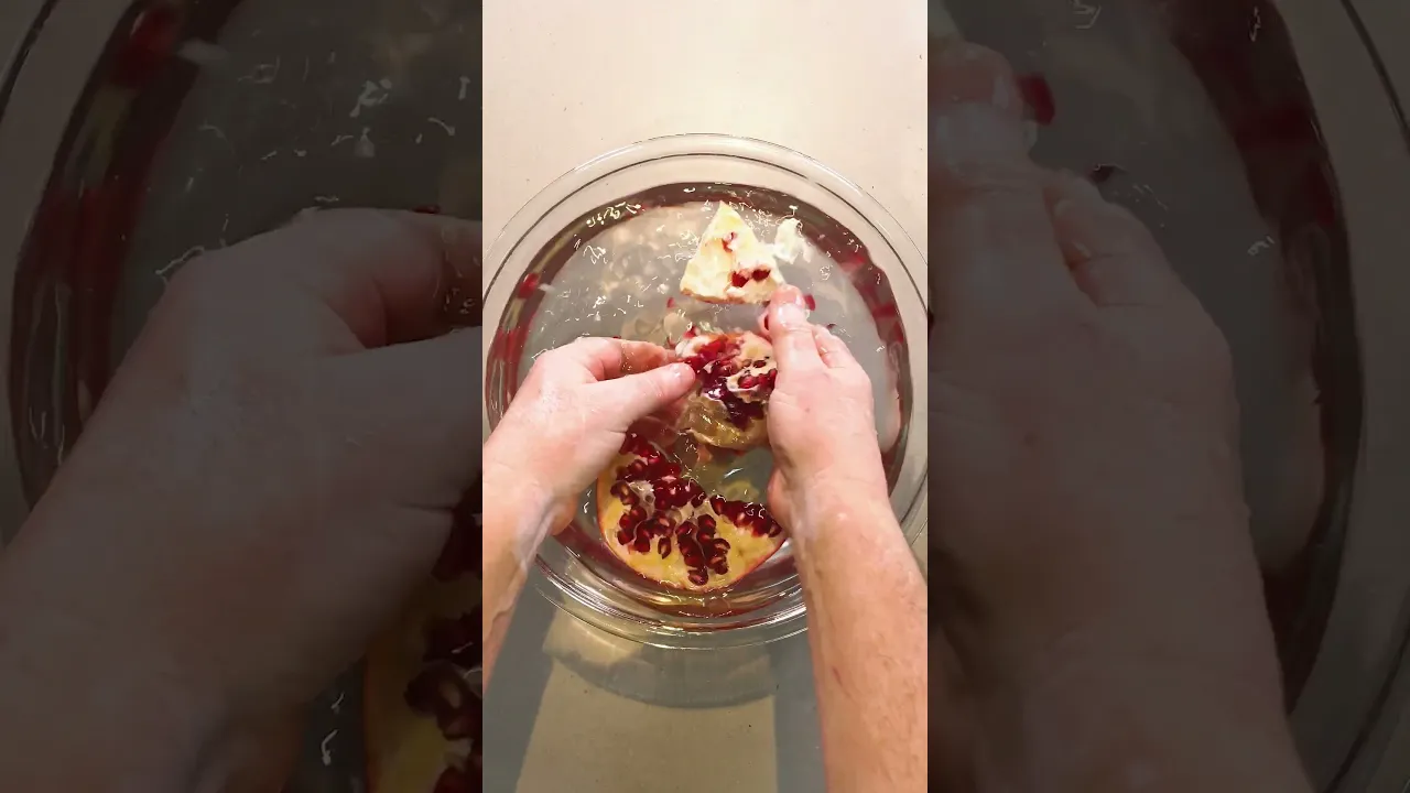 Easy Way to Remove Pomegranate Seeds #Shorts