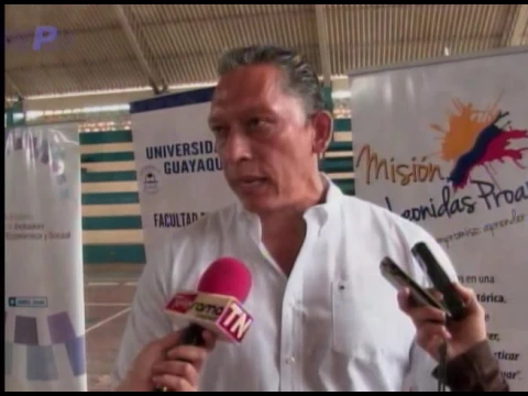 Entregan certificados a estudiantes capacitados en prevención de salud