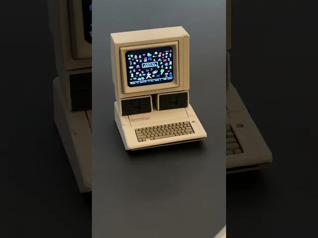An Apple IIe that small?! Only at VCFMW courtesy of 8bitstuff.com #AppleII #3dprinting #retro