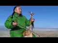 Lagu Mongolian throat singing on a huge rock (Batzorig Vaanchig)