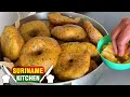 Download Lagu Bara Met Aardappel Chutnie (Surinaamse Bara Gerecht) | Bara With Potato Chutney | Suriname Kitchen