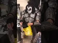 Download Lagu KISS Nick Simmons Brings Gene Simmons Snacks in Japan 2022 #kissband #shorts #kissfan777