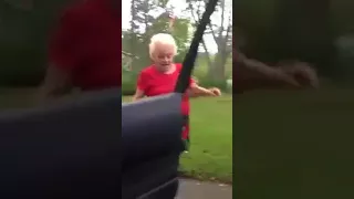 انا هنا يا ابن الحلال   رائع جدا   دندنها