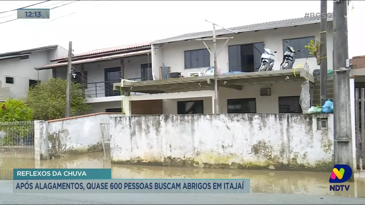 Centenas de pessoas são acolhidas em abrigos, após Itajaí registrar alagamentos nessa sexta-feira