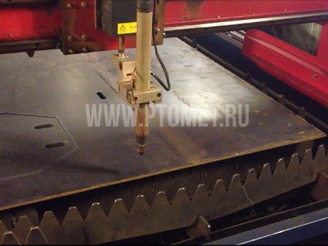 Превью видео «Плазменная резка 10 мм»