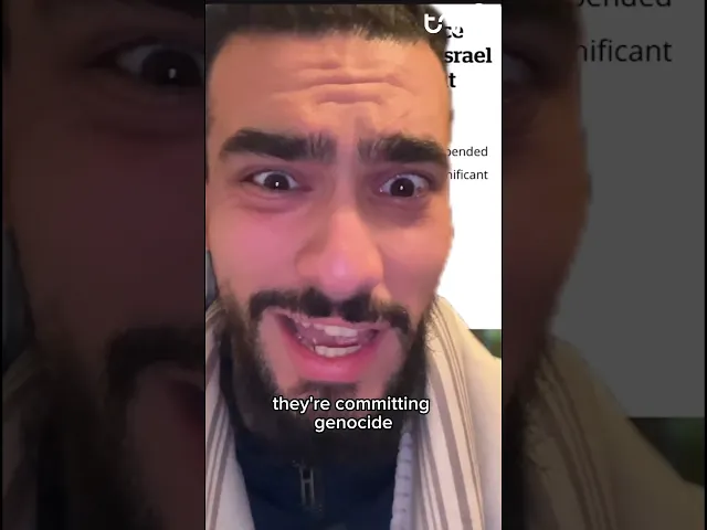 ⁣Taylor Swiftly grabs world’s attentionMohamad reacts on todays news @thatmuslimguyy #taylorswifteras