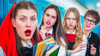 ¡Entré en la Escuela Más Estricta! ¡Primer Día en una Escuela Nueva!