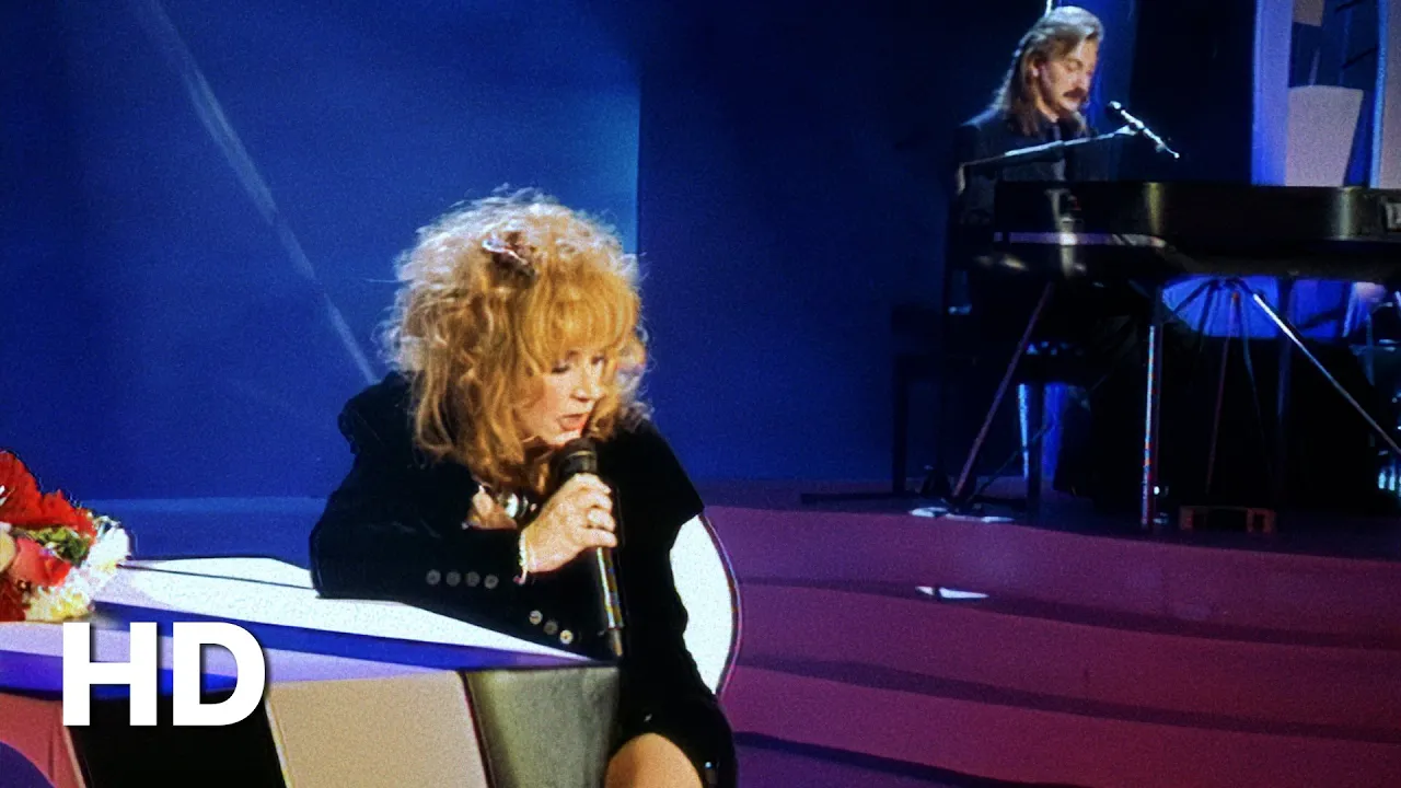 Алла Пугачёва - Не обижай меня (Official Video)