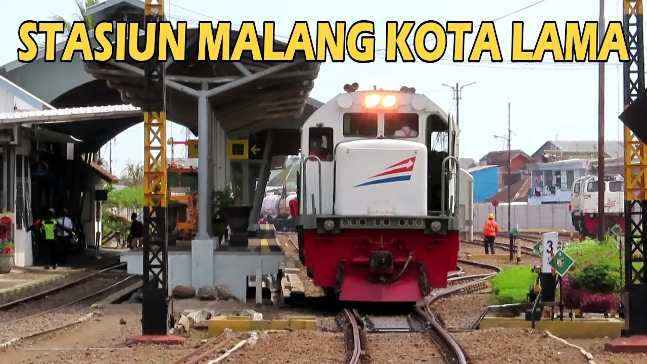 
          
          
          
            
            KESIBUKAN STASIUN MALANG KOTA LAMA DISAAT BANYAK  PERJALANAN KA BATAL
          
        . 