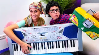 Reyhan Abla ve Cengiz Piyano Çalıyor! 🎹😂 Komik Anlar - Eğlenceli Videolar