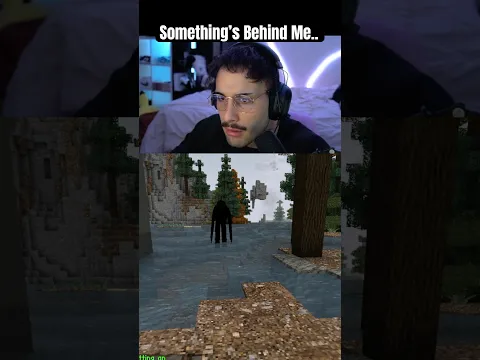 Something’s Behind Me.. #minecraft