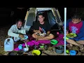 Download Lagu Camping hujan deras tengah malam di pinggir sungai mencari ikan di air terjun di hutan belantara