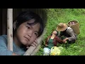 Download Lagu Helping a homeless girl who was starving: A good omen or a bad omen for A Pao's family?