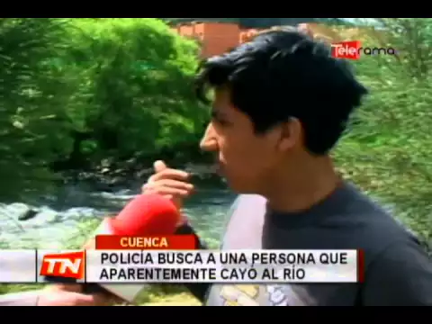 Policía busca a una persona que aparentemente cayó al río