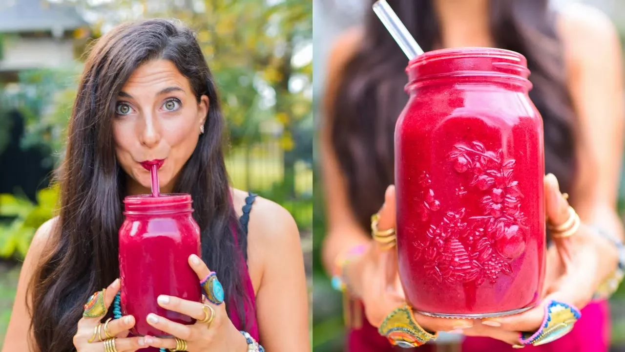 Antioxidant Powerhouse Berry Blast Detox Smoothie! FullyRaw Vegan!