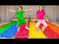 Download Lagu Grappige ballonvloer thuis: kinderen spelen samen