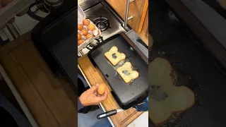 Egg holes .. thanks Chris !! Still eating them to this day lol . #fyp #dream #vlog #food
