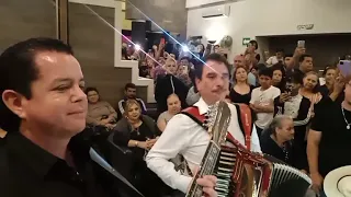 Asi acompanaron los alegres del barranco y su gente a la famosa Gilbertona en su ultimo adios