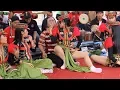 Download Lagu De danser is in trance en vraagt ​​om iets vreemds