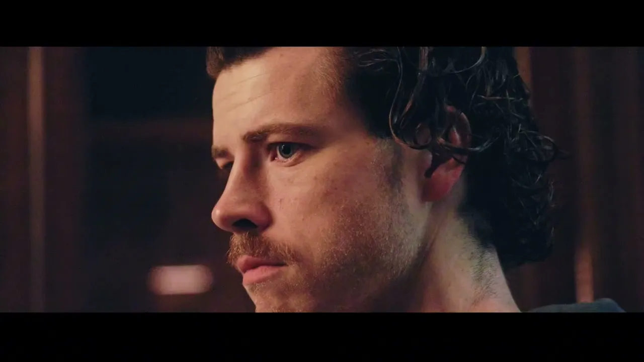 This video used as the default placeholder video in Shopify themes.