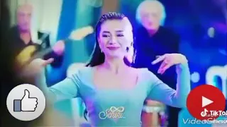 ابيض لي كل مظلوم واسود علي كل ظالم دندنها
