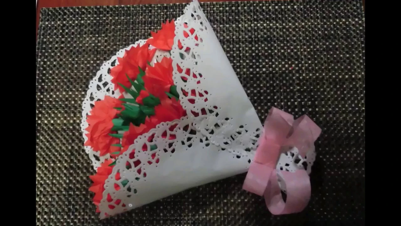 【高齢者向け】手作りカーネーション。簡単に華やかな飾りが作れる工作をご紹介