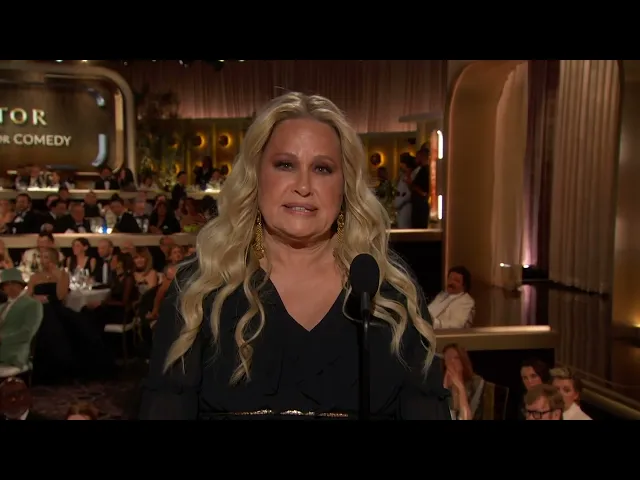 Golden Globes 2025 | Jennifer Coolidge presenta il premio come miglior attore maschile in serie musicale/commedia - TV