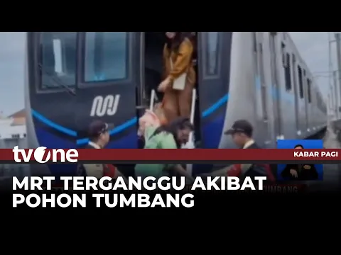 Proses Evakuasi Ratusan Penumpang MRT Akibat Pohon Tumbang
