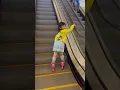 Download Lagu Perlu latihan sebelum naik eskalator pakai sepatu roda, jd jangan ditiru yaa 😍 #inlineskate