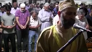 مقطع مؤثر جدا  جدا   ومبكي حقا     قل الحمد لله وسلام علي عباده الذين اصطفي              سورة النمل دندنها