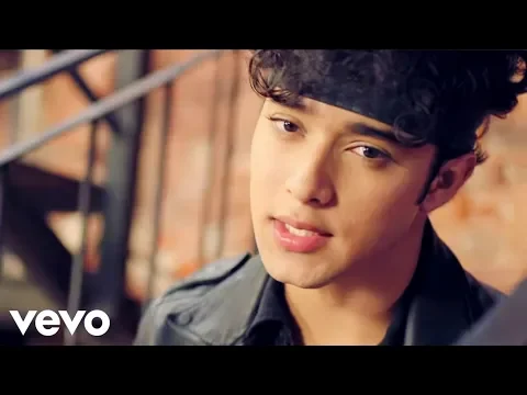 Download MP3 CNCO - Fiesta en Mi Casa (Official Video)