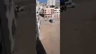 طلق مرتو مشان طلع يجيبلها كولا بالحظر           الله يعينو              دندنها