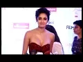 Download Lagu Bollywood hot cleavage show!