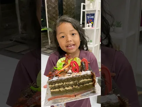 KUE SIAPA YANG PALING BAGUS ⁉️