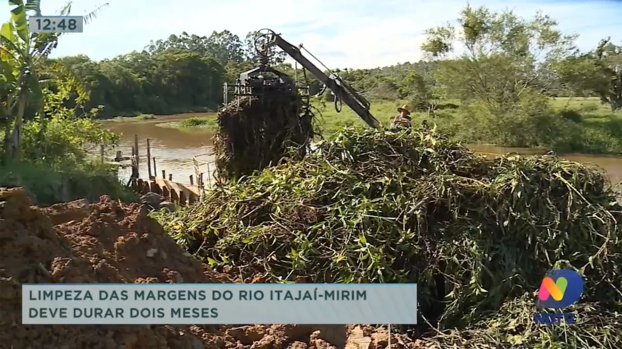 Limpeza das margens do rio Itajaí-mirim deve durar dois meses