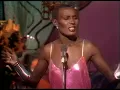 Grace Jones - La Vie En Rose • TopPop