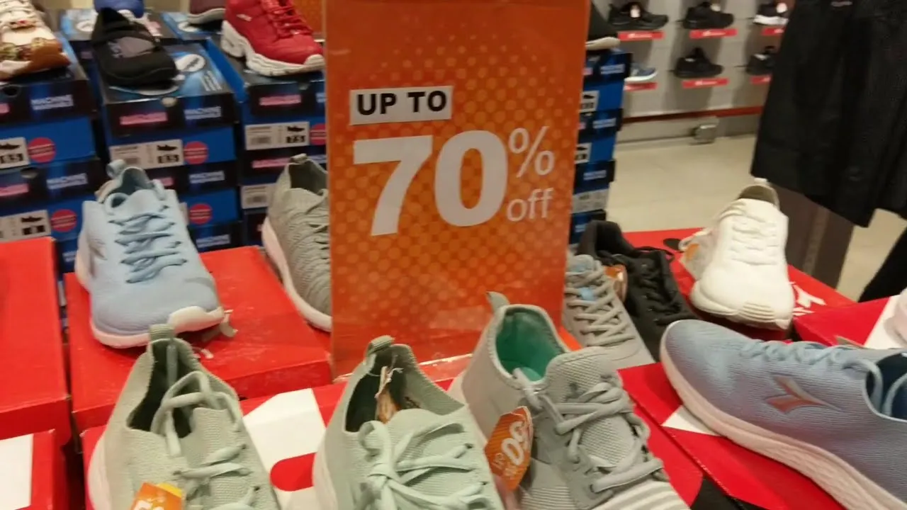 JANGAN BELI SEPATU LARI SEBELUM MENYAKSIKAN VIDEO INI! Tops, kali ini kami akan membahas Tips membel. 